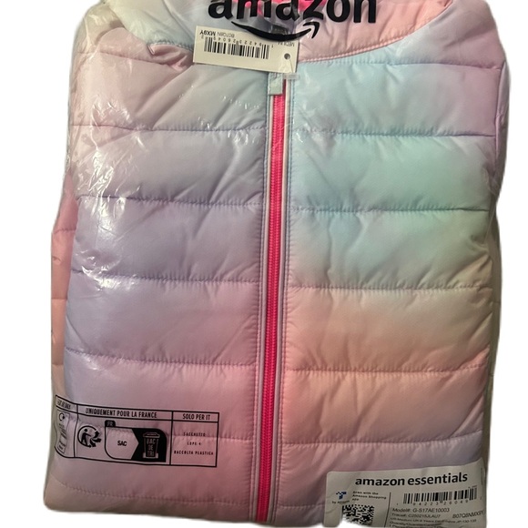 NWT Amazon Essentials Pastel Gradient Hooded Puffer Jacket Sz. 8 w/ Gloves & Sac - Picture 3 of 9